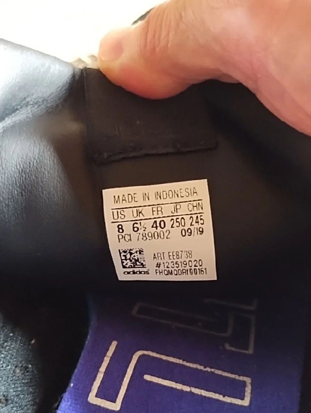 adidas no box